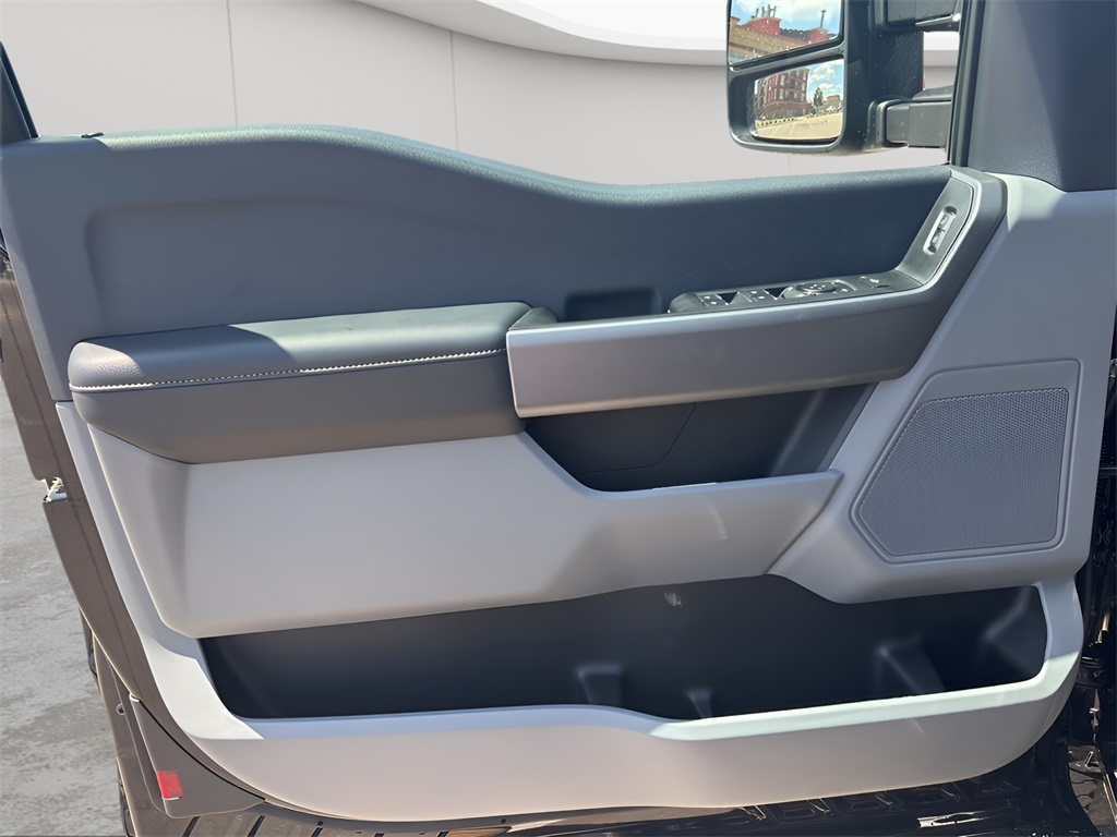 2025 Ford F-350SD