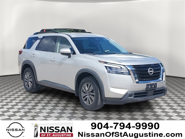 2022 Nissan Pathfinder SV