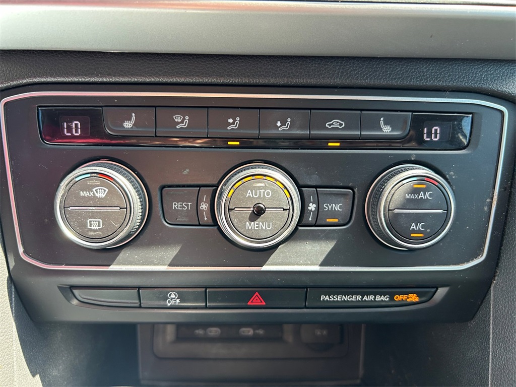 Used Car 2021 Volkswagen Atlas  3.6l V6 Se W/technology R-line For Sale Under $25,000 In Floresville, Texas