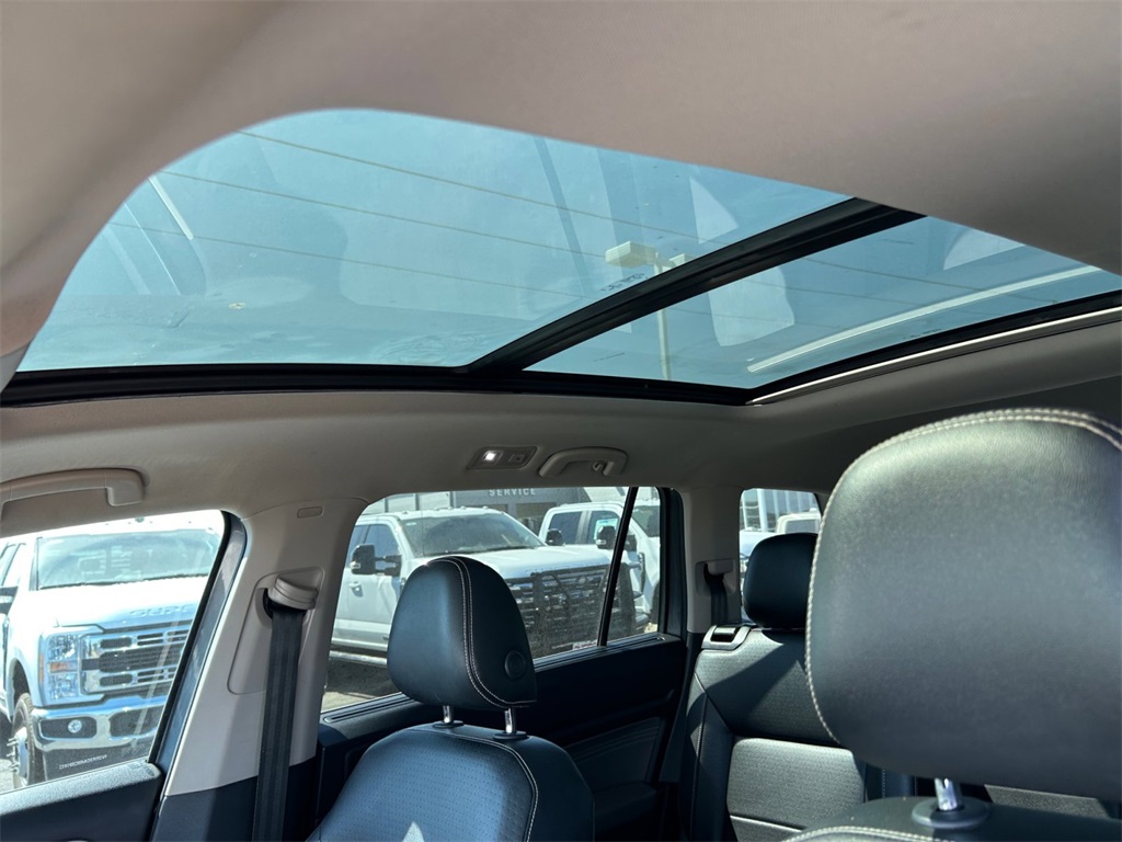 Used Car 2021 Volkswagen Atlas  3.6l V6 Se W/technology R-line For Sale Under $25,000 In Floresville, Texas