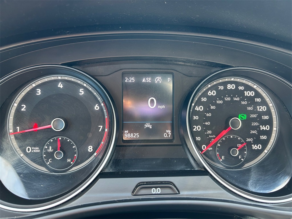 Used Car 2021 Volkswagen Atlas  3.6l V6 Se W/technology R-line For Sale Under $25,000 In Floresville, Texas