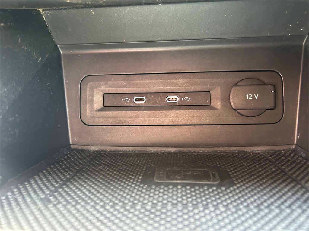 Used Car 2021 Volkswagen Atlas  3.6l V6 Se W/technology R-line For Sale Under $25,000 In Floresville, Texas