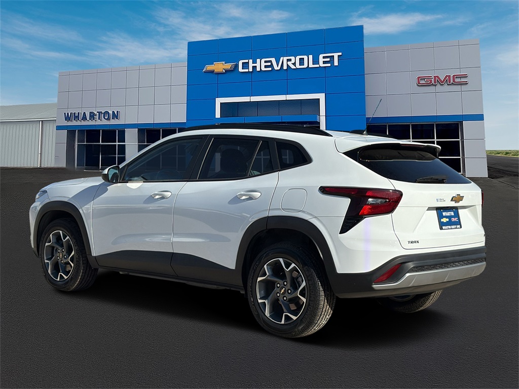 2024 Chevrolet Trax LT - 3