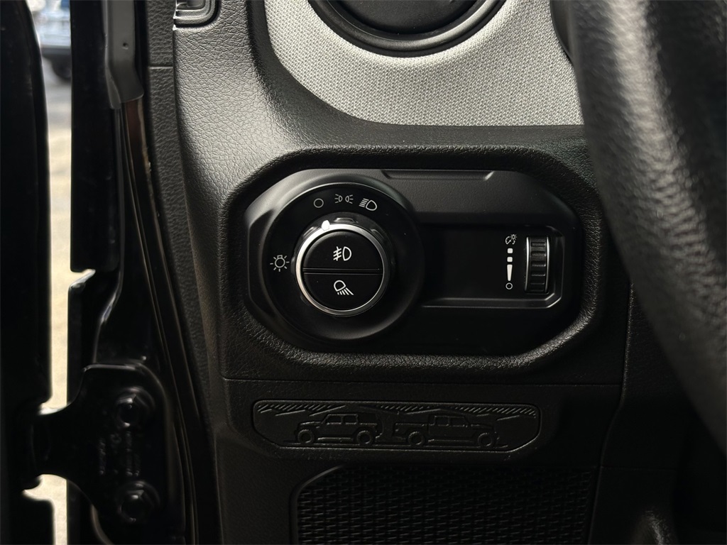 Used Car 2024 Jeep Gladiator  Sport For Sale Under $40,000 In San Marcos, Texas