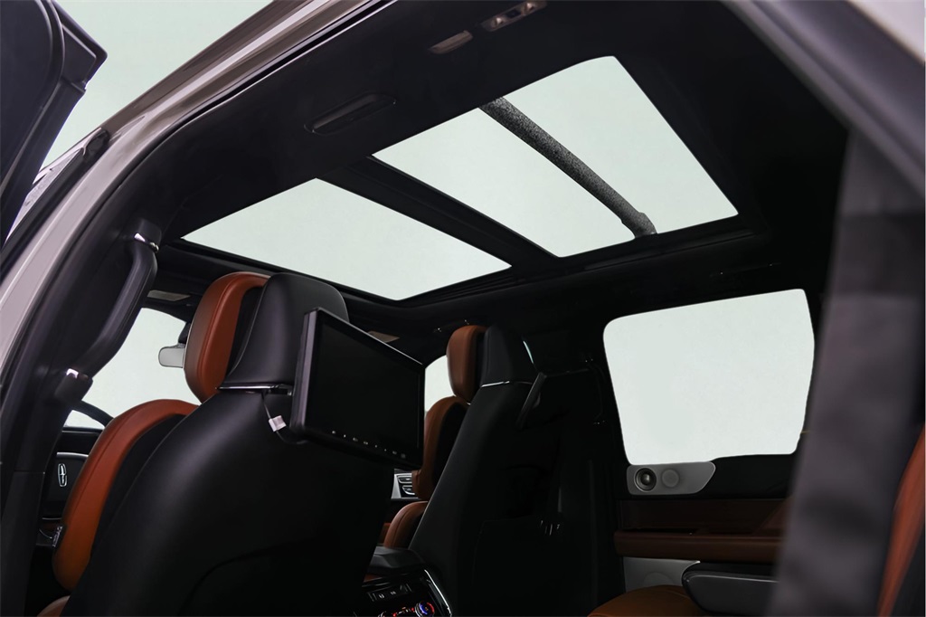 Used Car 2021 Lincoln Navigator  Reserve For Sale Under $50,000 In Austin, Texas