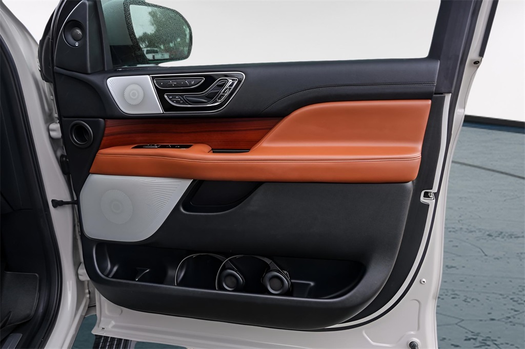 Used Car 2021 Lincoln Navigator  Reserve For Sale Under $50,000 In Austin, Texas