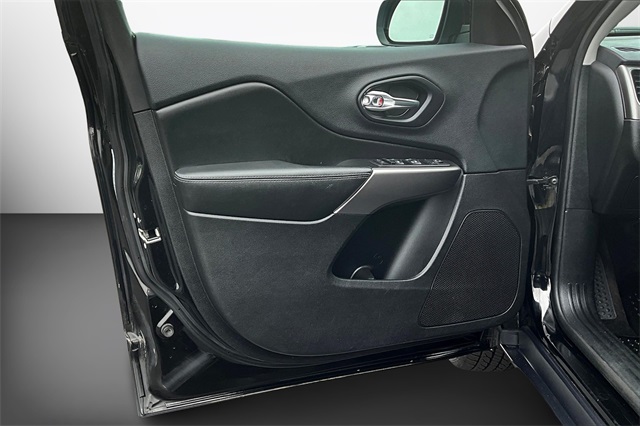 Used 2019 Jeep Cherokee For Sale in Gloucester, MA