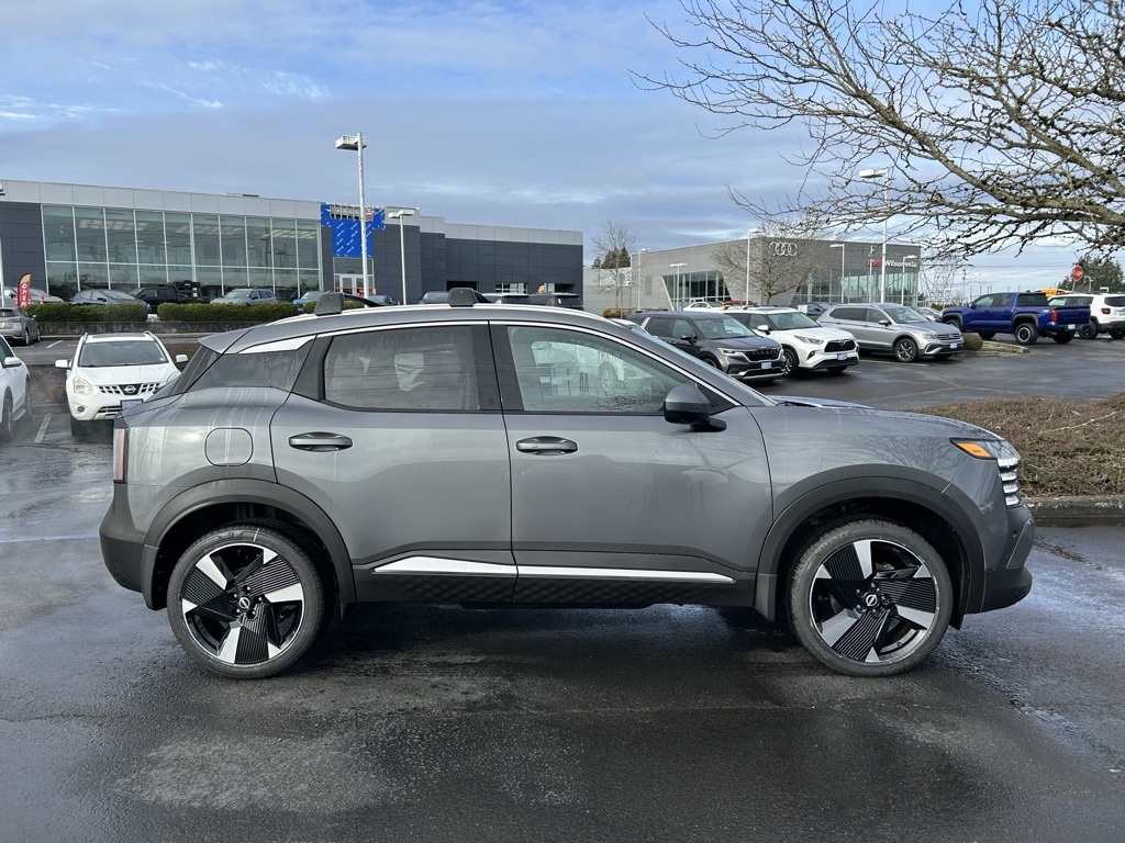 2025 Nissan Kicks SR photo 4