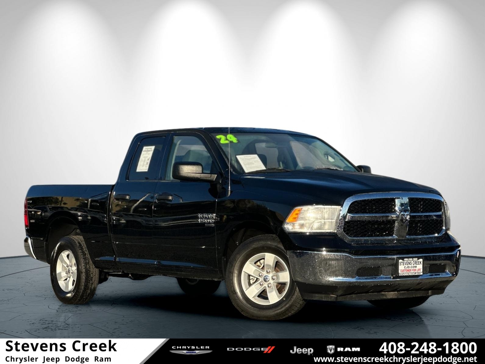 2024 RAM 1500 Classic SLT Quad Cab 4WD