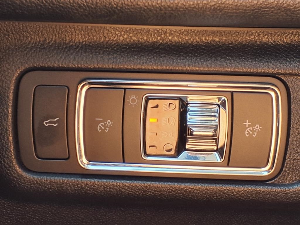 2022 Lincoln Corsair Reserve White at River Oaks CDJR