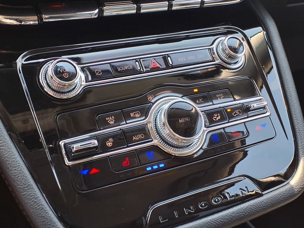 2022 Lincoln Corsair Reserve White at River Oaks CDJR