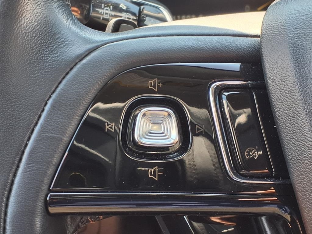 2022 Lincoln Corsair Reserve White at River Oaks CDJR