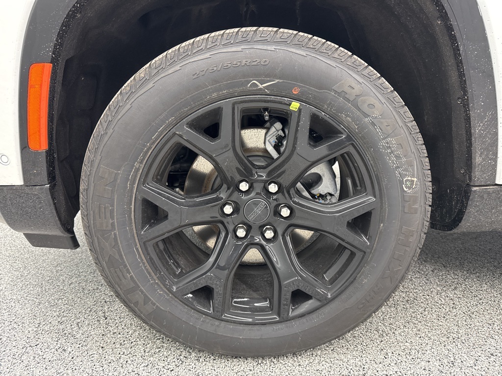 2025 Jeep Wagoneer Series II - 9