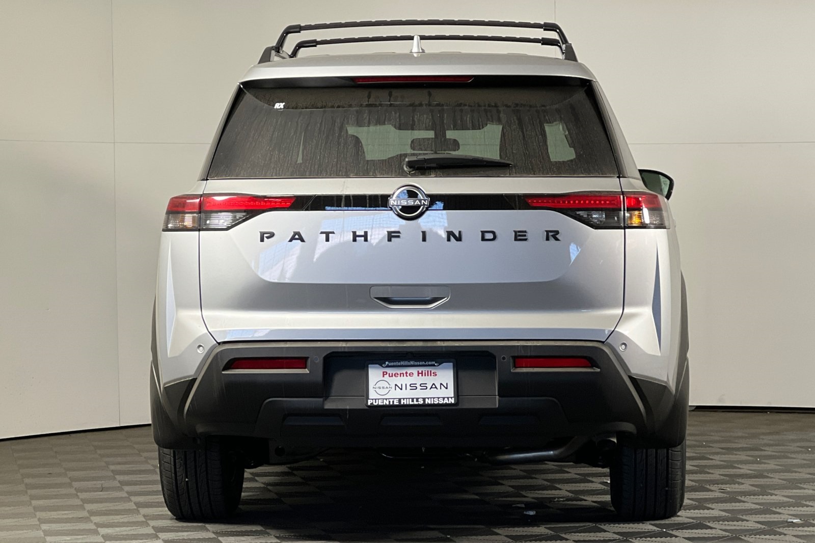 2025 Nissan Pathfinder SV photo 3