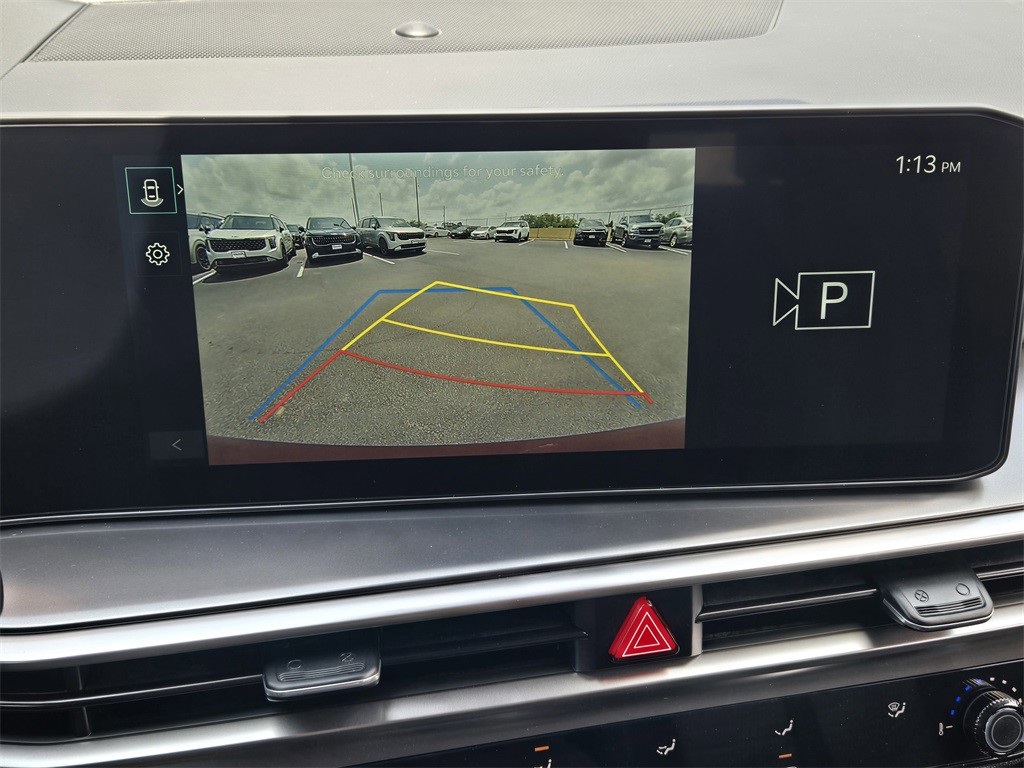 2025 Kia Sorento LX - 11