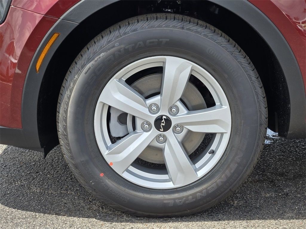 2025 Kia Sorento LX - 6