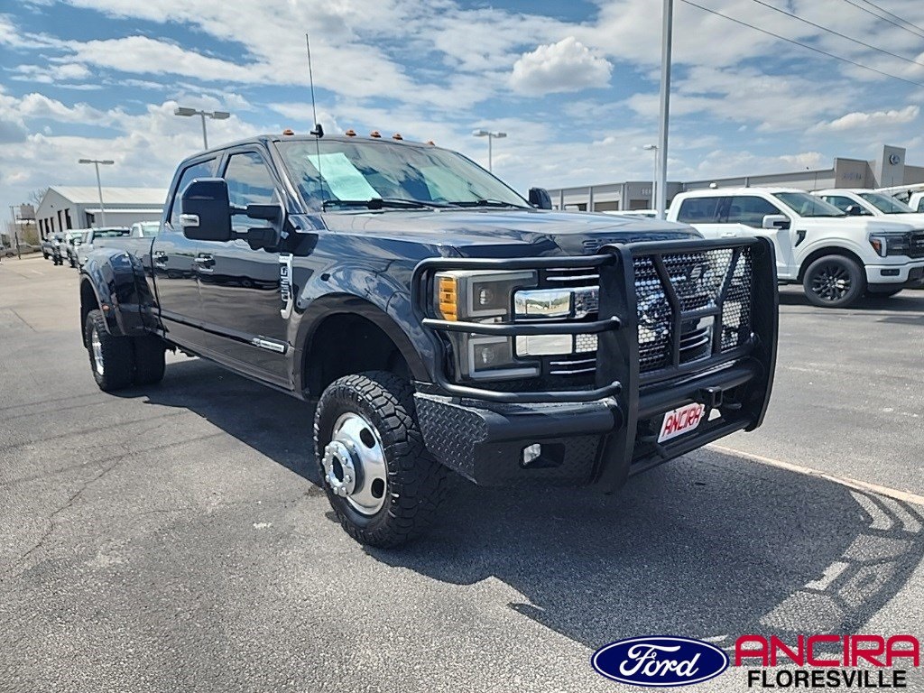 Used Car 2019 Ford F-350sd  Lariat For Sale In Floresville, Texas