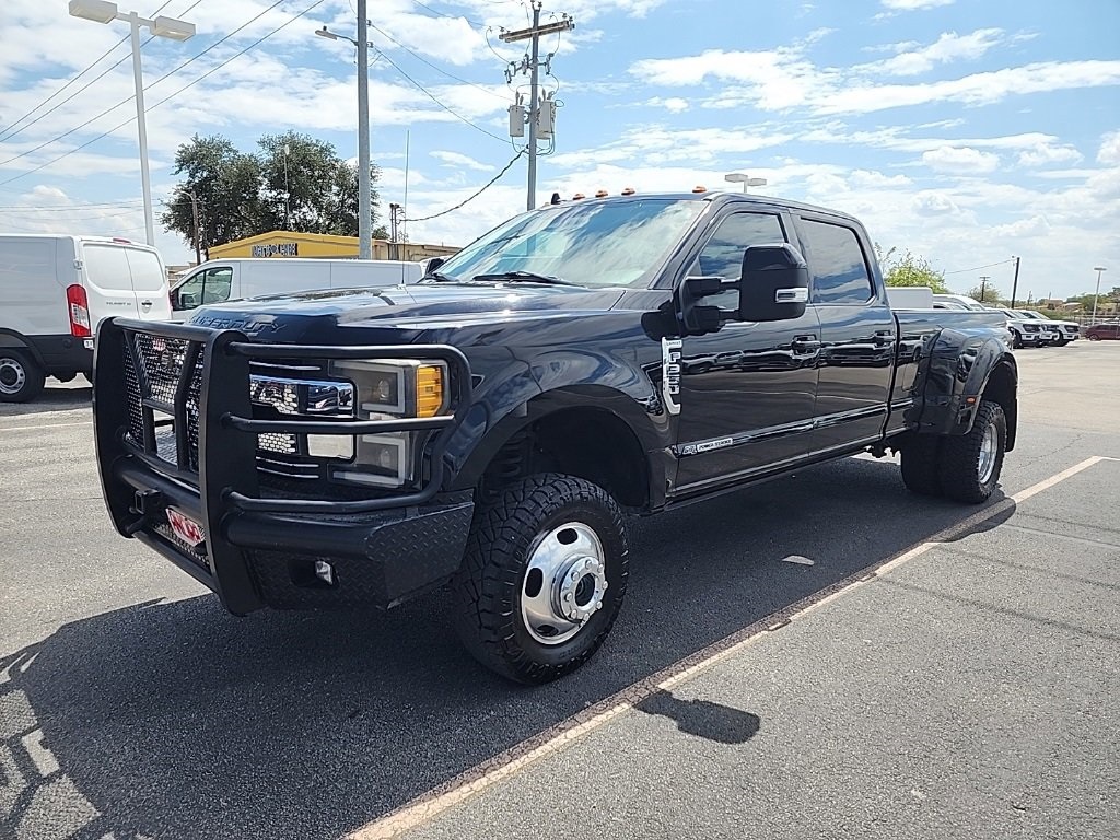 Used Car 2019 Ford F-350sd  Lariat For Sale In Floresville, Texas
