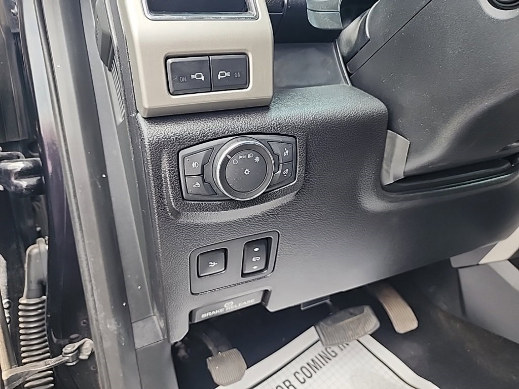 Used Car 2019 Ford F-350sd  Lariat For Sale In Floresville, Texas