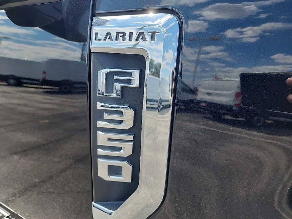 Used Car 2019 Ford F-350sd  Lariat For Sale In Floresville, Texas