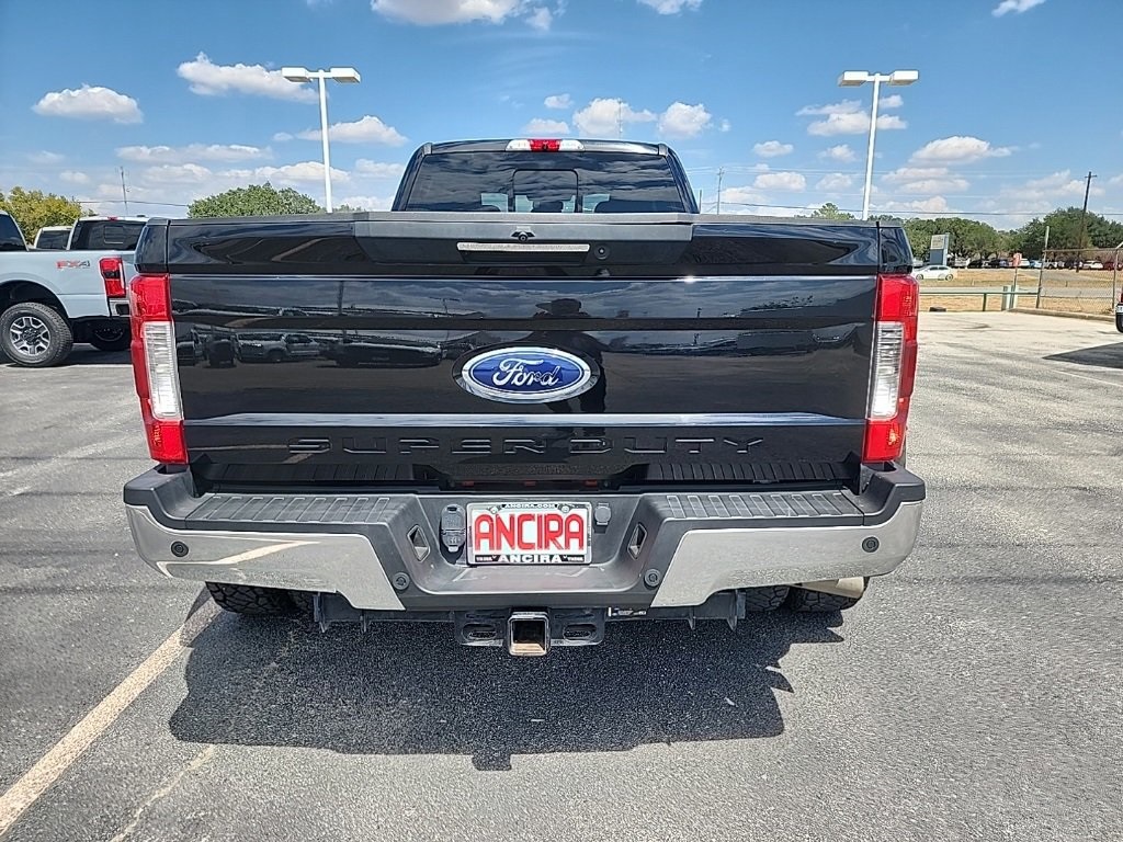 Used Car 2019 Ford F-350sd  Lariat For Sale In Floresville, Texas