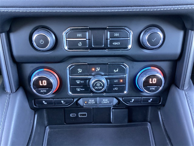 Used Car 2023 Chevrolet Suburban  Z71 For Sale Under $60,000 In San Antonio, Texas