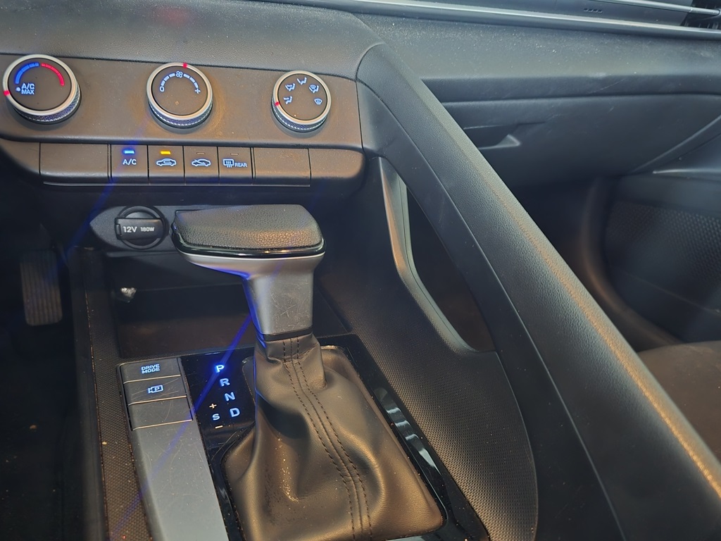 Thumbnail: 2024 Hyundai Elantra - 10