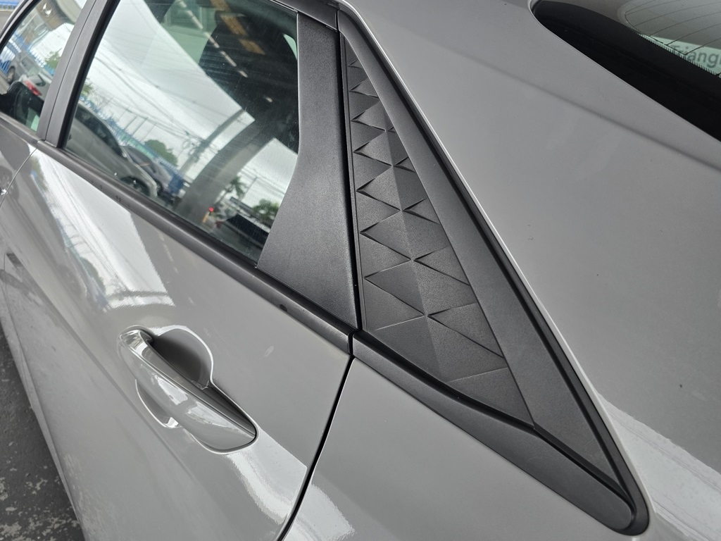 Thumbnail: 2024 Hyundai Elantra - 17