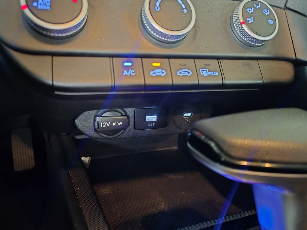 Thumbnail: 2024 Hyundai Elantra - 9