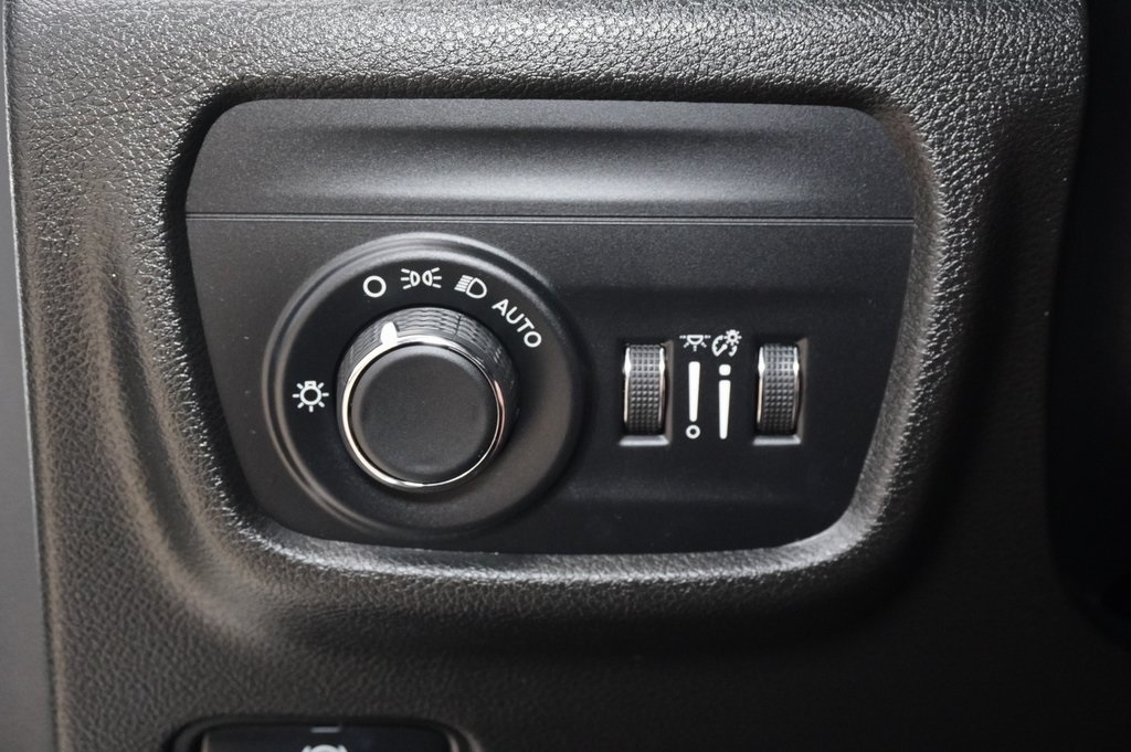 Used Car 2023 Jeep Grand Cherokee L  Altitude For Sale Under $35,000 In Weatherford, Texas