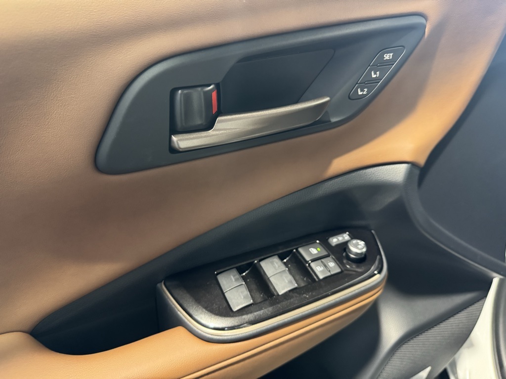 Thumbnail: 2026 Toyota Crown Signia - 31