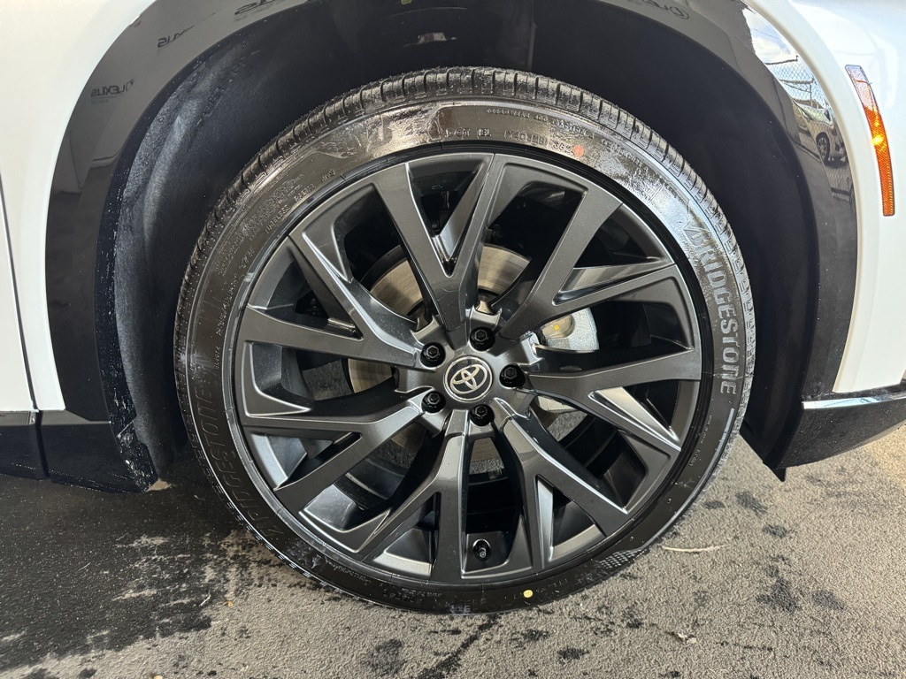 Thumbnail: 2026 Toyota Crown Signia - 9