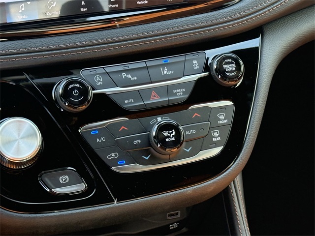 2026 Chrysler Pacifica Pinnacle Black at Keating Nissan