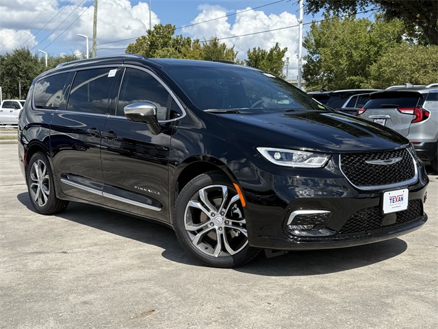 2026 Chrysler Pacifica Pinnacle Black at Keating Nissan