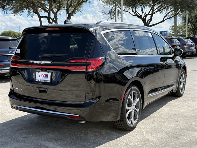 2026 Chrysler Pacifica Pinnacle Black at Keating Nissan