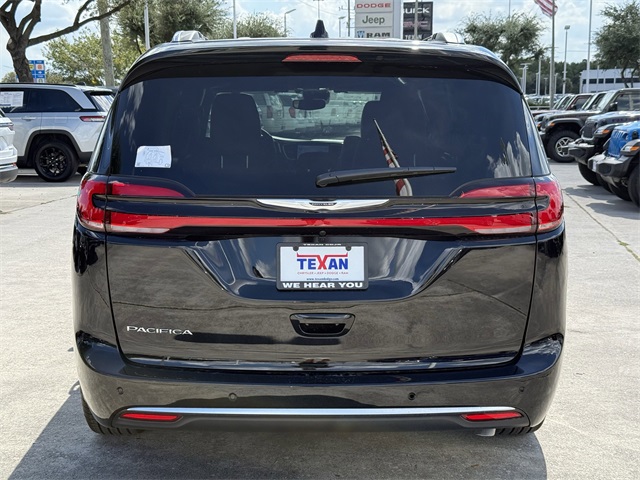 2026 Chrysler Pacifica Pinnacle Black at Keating Nissan