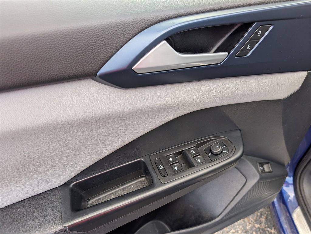 2023 Volkswagen Taos 1.5T SE Blue at DeMontrond Auto Country