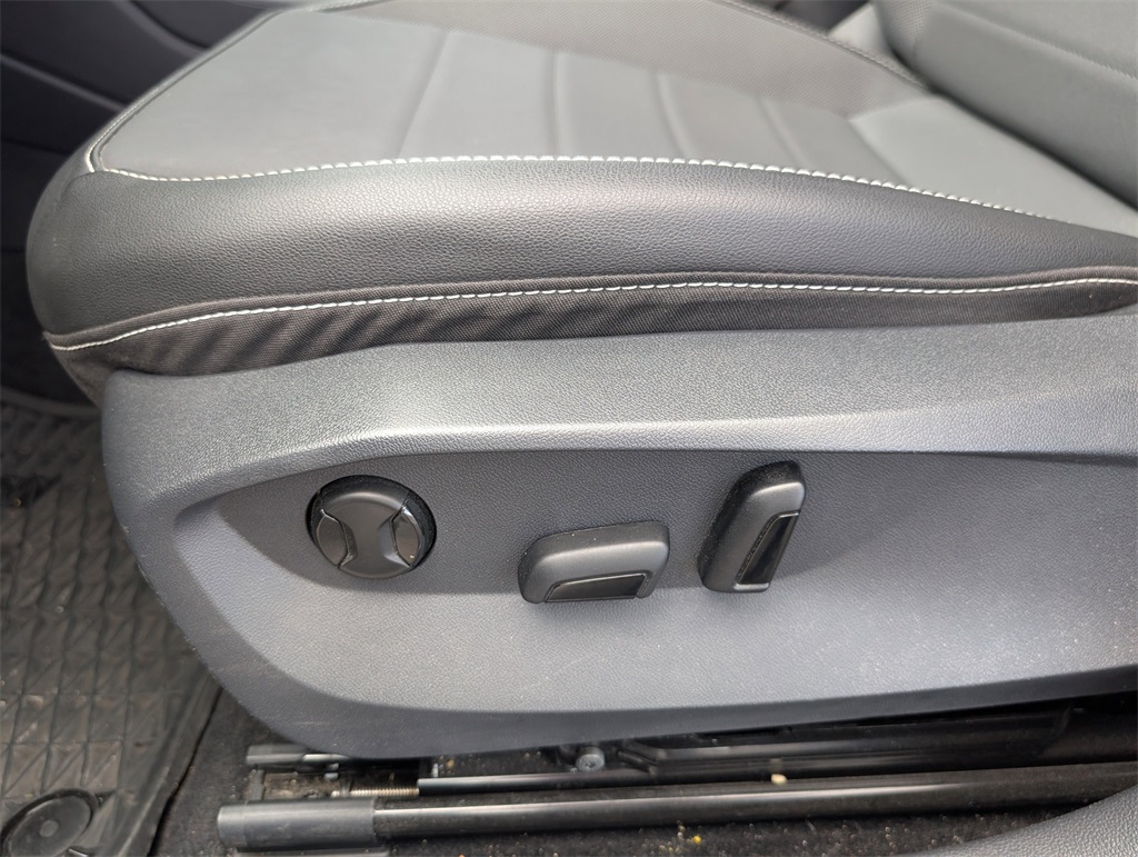 2023 Volkswagen Taos 1.5T SE Blue at DeMontrond Auto Country