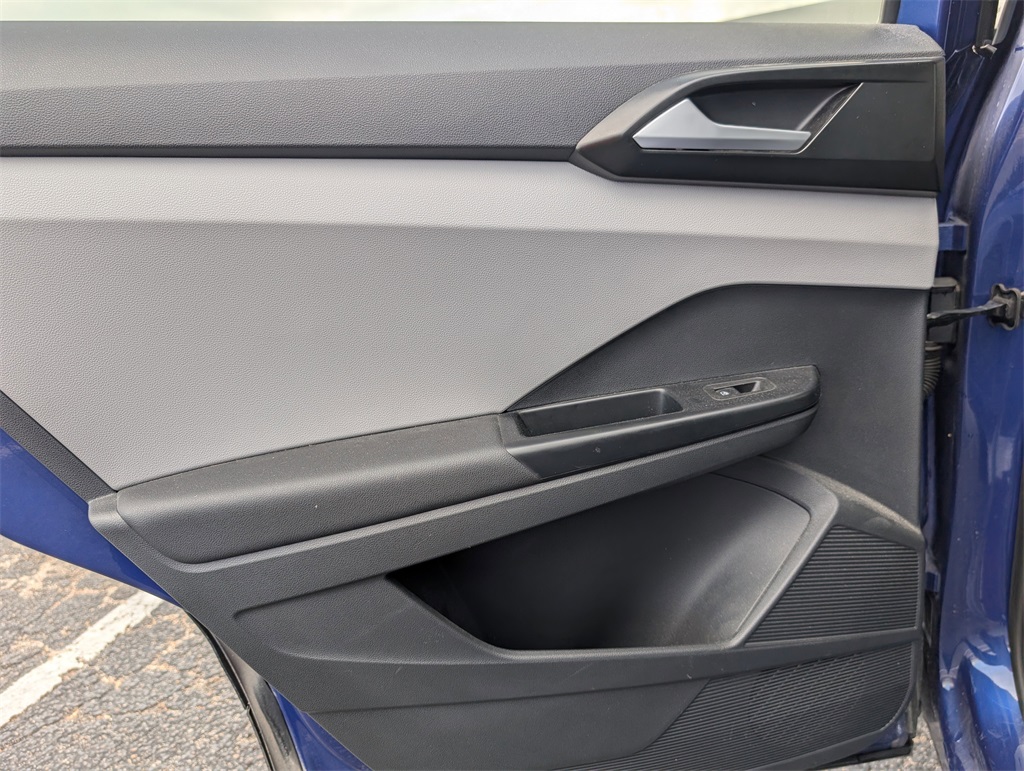 2023 Volkswagen Taos 1.5T SE Blue at DeMontrond Auto Country