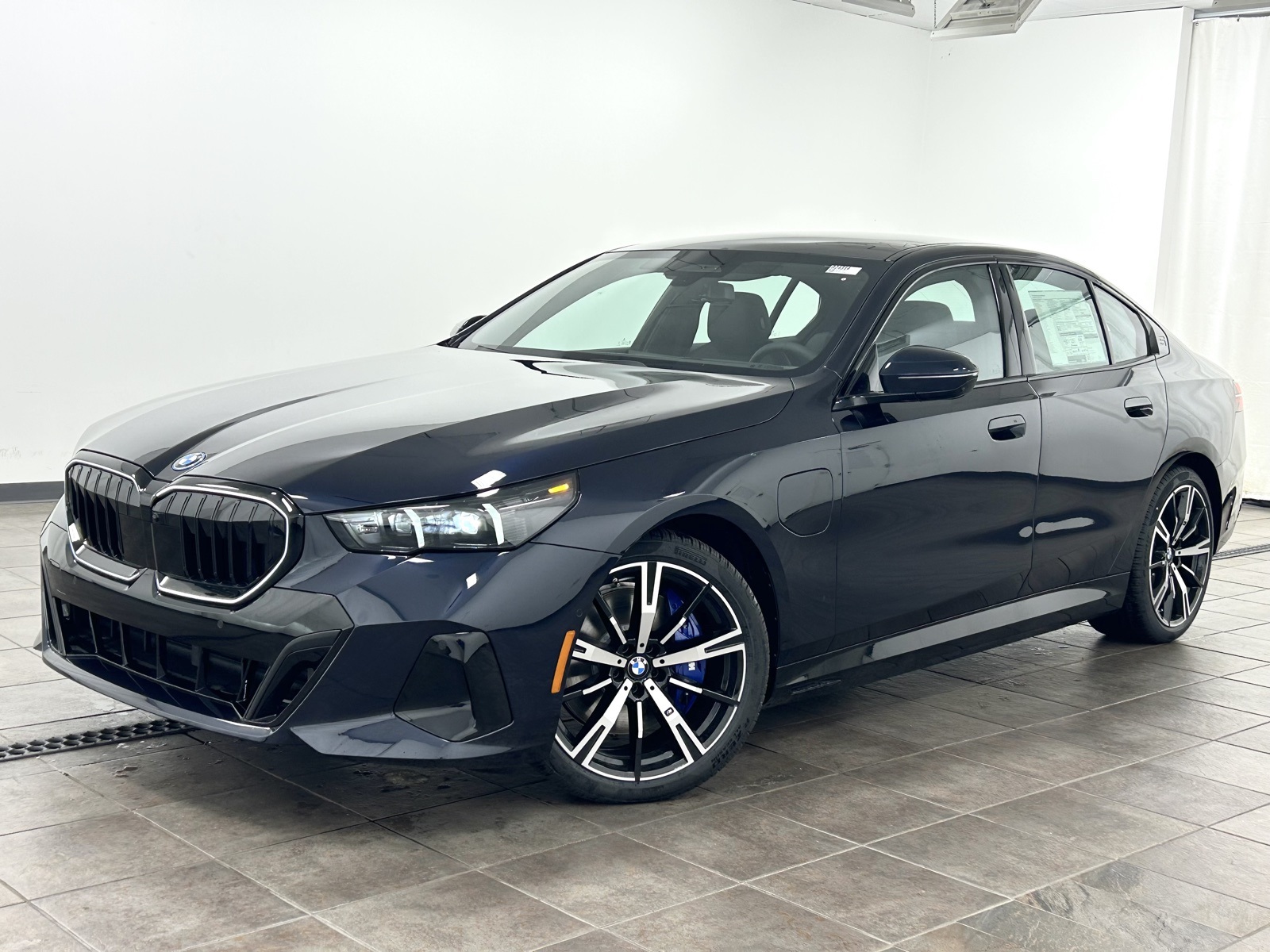 2026 BMW 5 Series 550e xDrive