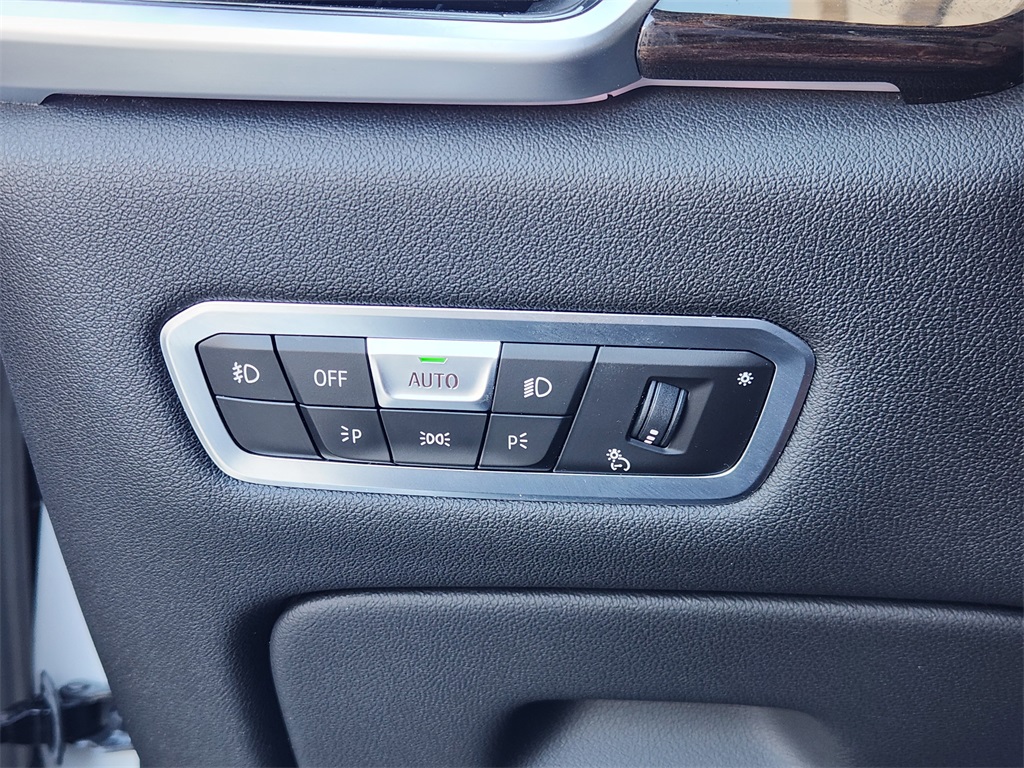 2019 BMW X5 xDrive40i White at Bravo Nissan