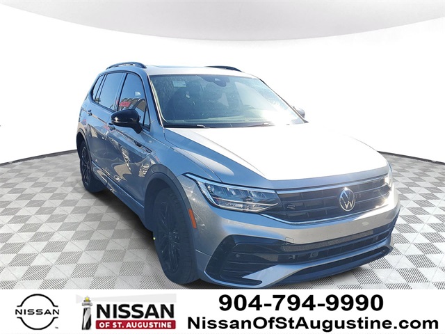 2022 Volkswagen Tiguan SE R-LINE BLACK's photo