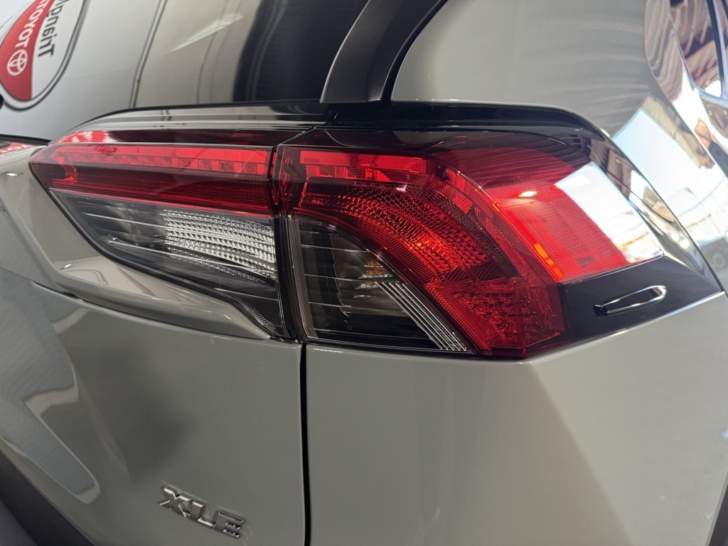 Thumbnail: 2025 Toyota RAV4 - 18