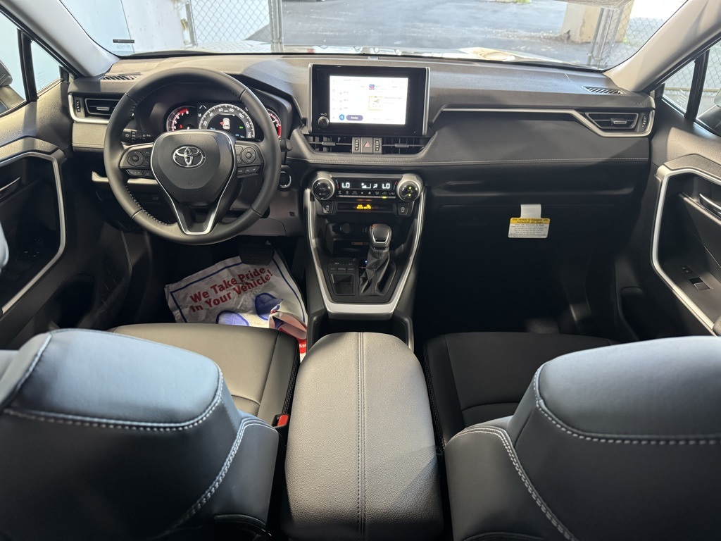 Thumbnail: 2025 Toyota RAV4 - 32