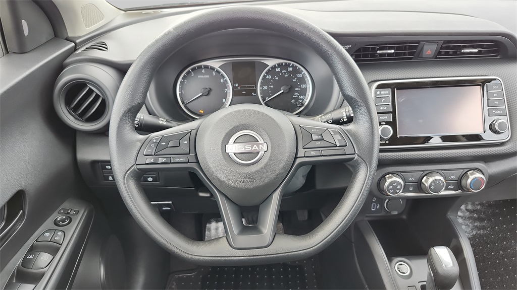 2025 Nissan Kicks Play