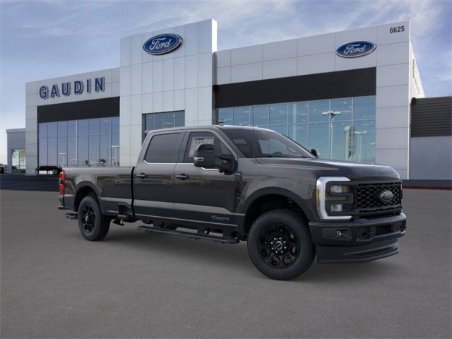 2025 Ford F-350 Super Duty Lariat's photo