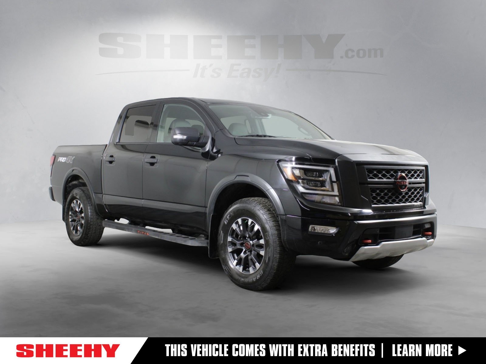 2024 Nissan Titan PRO-4X Crew Cab 4WD