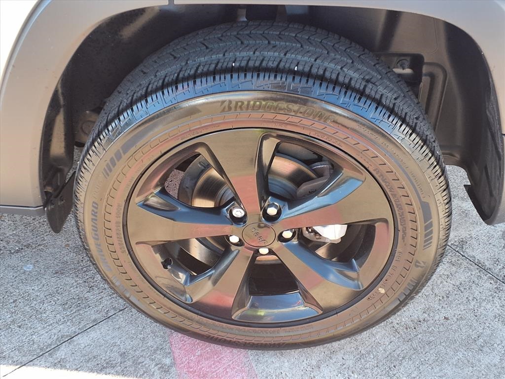 2020 Jeep Cherokee Altitude Silver at Traditions Chevrolet