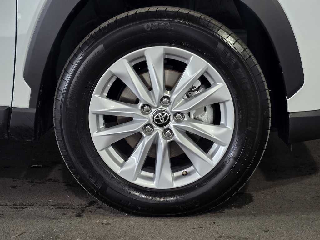 Thumbnail: 2024 Toyota Corolla Cross - 4