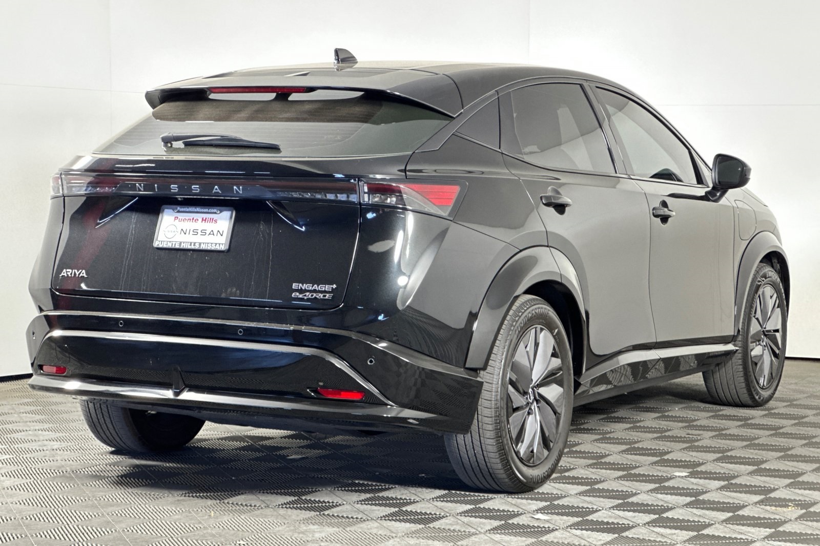 2024 Nissan ARIYA Engage e-4ORCE photo 2